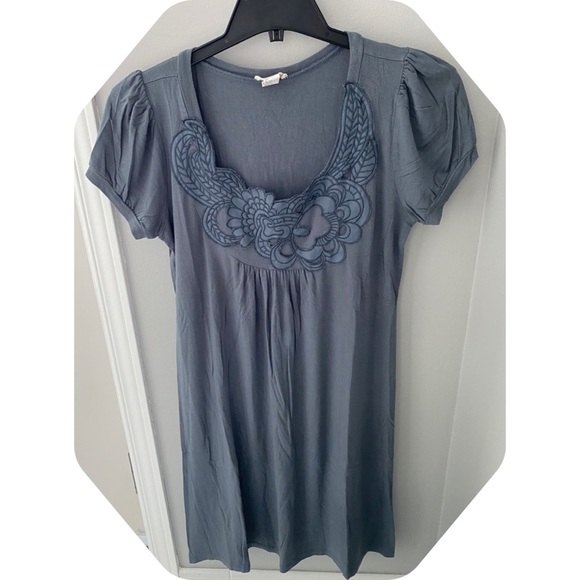 Lucca Tops - Lucca • Gray short sleeve shirt with embroidery